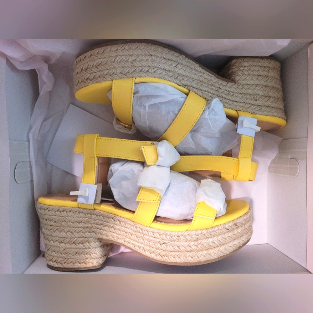 Shoedazzle yellow wedges size 7.5 NEW